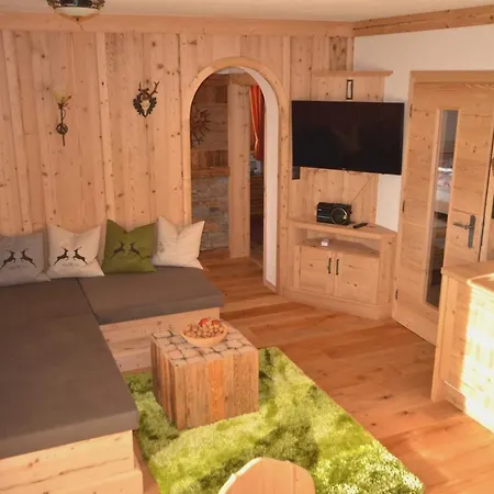 Ferienhaus Hochsonnegg 度假居 韦伯格
